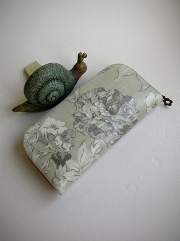 英國防水布【絕塵雅卉-黑灰】-長夾/皮夾/零錢包/