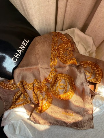 細節滿滿超美保存品Chanel 鏈條圖案腰果花暗紋正方大絲巾