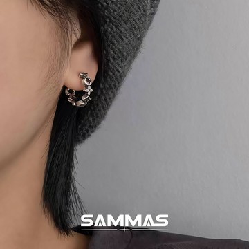 SAMMAS🔥耳環 鏤空四葉草耳釘 潮流 復古 時尚 小眾設計 個性 嘻哈 耳飾 耳扣 高級感 耳環 耳圈 耳針 創意