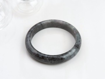 墨色山海 | 烏雞種 / 平安鐲 / 手圍19 |天然A貨翡翠玉鐲