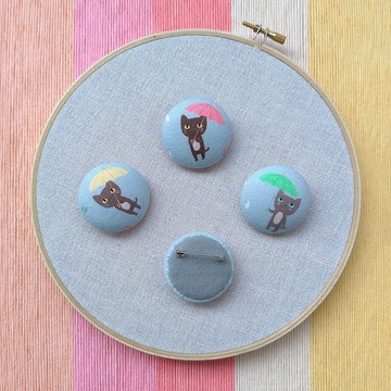 撐傘小貓別針 1個 /包釦別針/布胸針/韓國布料