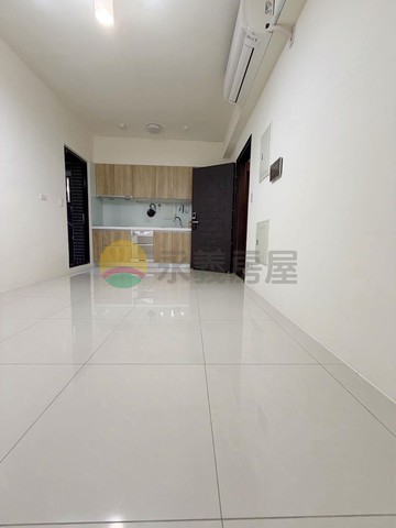 鳳山國中捷運站輕屋齡兩房車位｜高雄市鳳山區東福街