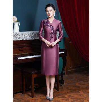 2024新款婚宴媽媽禮服高貴年輕紫色喜婆婆婚宴裝顯瘦中長款連衣裙