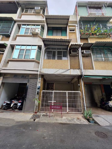 青年國中~【中山國小】臨8米街騎樓透天｜高雄市鳳山區忠孝街