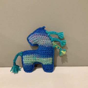 小馬其實並不小—獨處的自由 鉤織馬兒—吊飾/馬年/玩偶