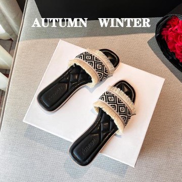 拖鞋女夏外穿時尚2025年新款夏季鞋子高級感沙灘海邊平底外出涼拖