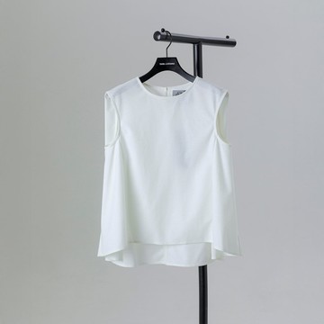 | 紋理行進 |靜構層次剪裁無袖上衣・不張揚的高級感