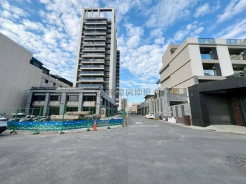 小港桂林頂新商圈/艾美MOMA2/三房B1平車｜高雄市小港區安美街
