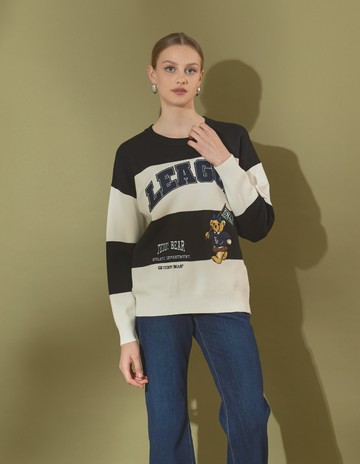 ★【喜芝梅】學院熊影 青春時尚黑白寬條紋圓領寬鬆長袖上衣(黑色；M-XL) 224070638