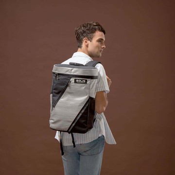 【福利品出清】Solis星燦銀系列桶型15吋電腦後背包-璀璨