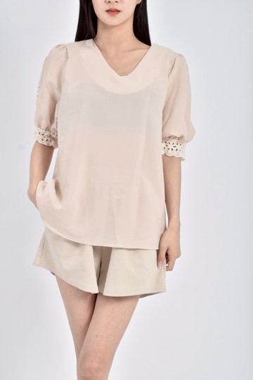 (M) good girl韓牌花邊杏色短袖上衣