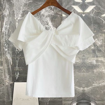 美貌又洋氣！白色拍拼接交叉打結V領T恤上衣女