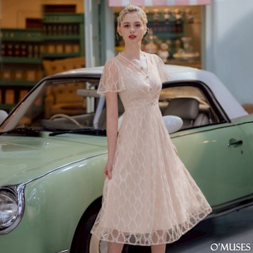 OMUSES V領蕾絲刺繡杏色洋裝