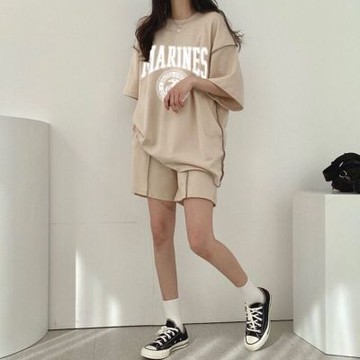 AKARA 新運動時尚海軍款上衣短褲套裝(外出休閒/居家服睡衣/兩件套裝/中大尺碼)