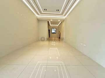 瑞隆商圈臨12米路上正三樓透天店住｜高雄市前鎮區武慶一路