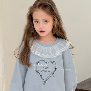 110-160 秋冬選品 ✦ 蕾絲荷葉領愛心刺繡上衣
