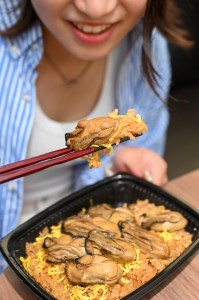 錦水館まめたぬきの宮島名物食べ比べセット！～柔らかあなご飯＆ふっくら牡蠣飯～