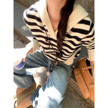 曾小咸 早秋條紋連帽v領短款毛衣女秋季外穿小個子內搭針織衫上衣