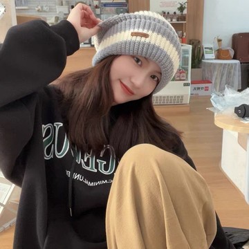 「小確幸 新品首賣」冬季韓版針織帽 包頭帽 保暖大頭圍冷帽 顯臉小護耳冷帽 帽子 加厚粗線針條紋帽休閒日系百搭毛線堆