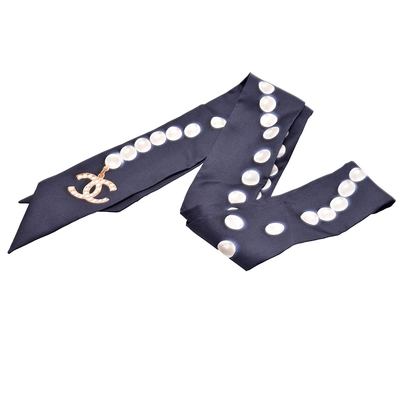 CHANEL 經典雙C LOGO珍珠鍊圖騰絲巾/領巾(深藍色)