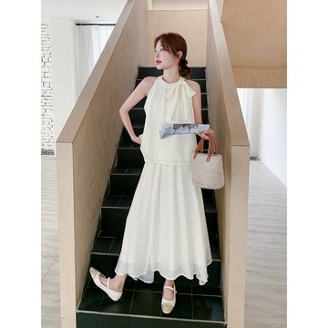 【桃喜Rich女裝】韓系溫柔氣質套裝裙女 蕾絲掛脖蝴蝶結上衣+高腰杏色半身裙兩件套 杏色無袖上衣 A字裙 傘裙