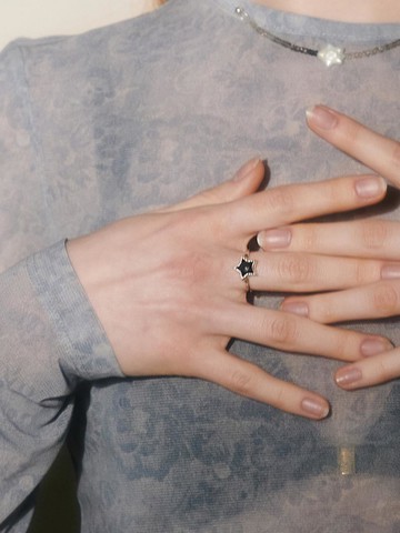 25SS Onyx Star Ring