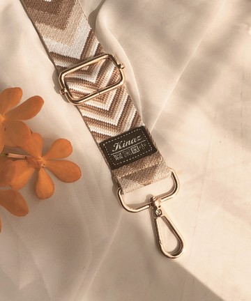 箭型織紋品牌質感寬版背帶-茶晶柱-帶我走系列(BN96404-64)