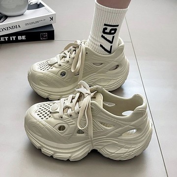 人厚底潮鞋2025沙灘鞋洞洞鞋女增高新款ins夏季休閒老爹涼鞋運動外穿女厚底涼鞋 低跟鞋 涼鞋女厚底 包頭涼鞋 運動涼鞋