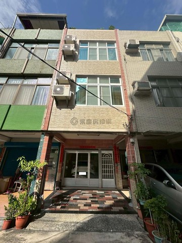 高醫商圈｜Y9捷運黃線｜四套房翻新透天｜可停雙車｜高雄市三民區民族一路