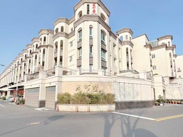 開店不要太累〰️高科大第一校區花町墅電梯店墅｜高雄市楠梓區芎蕉一街