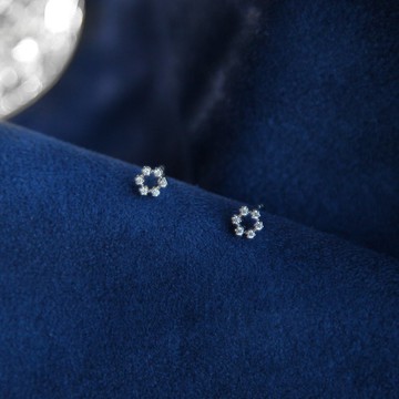 點點繁星純銀耳環 | 輕珠寶 | 可改夾。氣質。優雅。細緻鑲嵌