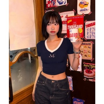 【FJstore】韓國 MUCENT BINDING TRACK LINE 側邊雙線 V領短T 短踢 女生短袖 短版上衣