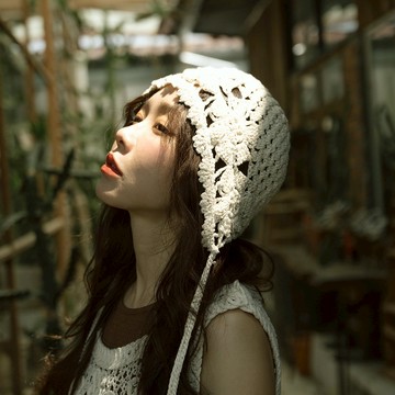 QUEENSHOP_ S 女裝 鉤針花花鏤空流蘇帽 現+預【07020957】