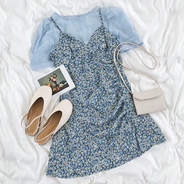 『現貨馬上出+』RENA清晨薄霧微透泡泡袖短袖內搭+氣質復古小碎花吊帶連衣裙【R17628】