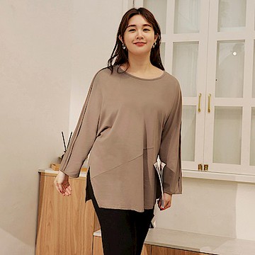 OB嚴選中大尺碼-雲朵自訂款-純棉針織造型剪接開衩長版上衣《AB19951》