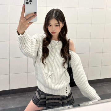 ♡ 𝑪𝒉𝒊𝒄 𝒖 ♡秋冬新款設計感露肩長袖上衣外套女學生學院風針織衫百搭寬鬆毛衣