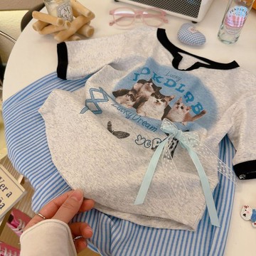 ✨台灣出貨✨【洋氣v領】2026夏裝新款卡通貓咪印花立體蝴蝶結設計短袖