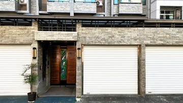 左營巨蛋R15｜透天雙車墅｜實登價｜屋主誠意售屋｜高雄市左營區文莊路