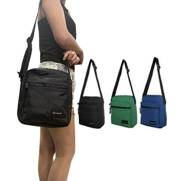 ~雪黛屋~Kawasaki 肩背包中小容量耐用大齒拉鍊超輕量防水尼龍布8吋平板HKA193