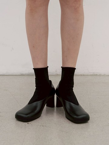 Olee Pumps - Black