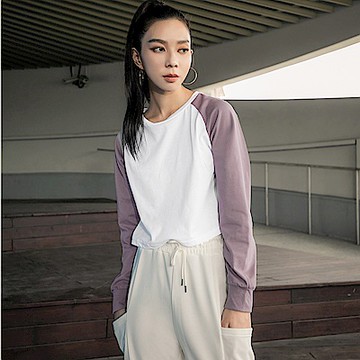 OB嚴選-袖撞色休閒短版長袖上衣