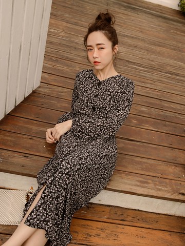 V領碎花雪紡腰鬆緊排釦罩衫洋裝