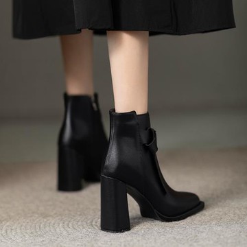 2025秋冬季新款粗跟短靴女柔軟皮高跟單靴方頭側拉鏈女靴子防水臺
