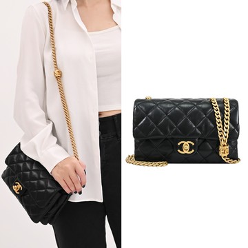 CHANEL AS3393 季節限定雙C LOGO菱格金球小羊皮口蓋鏈包.黑