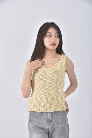 (S) 背心杏色上衣