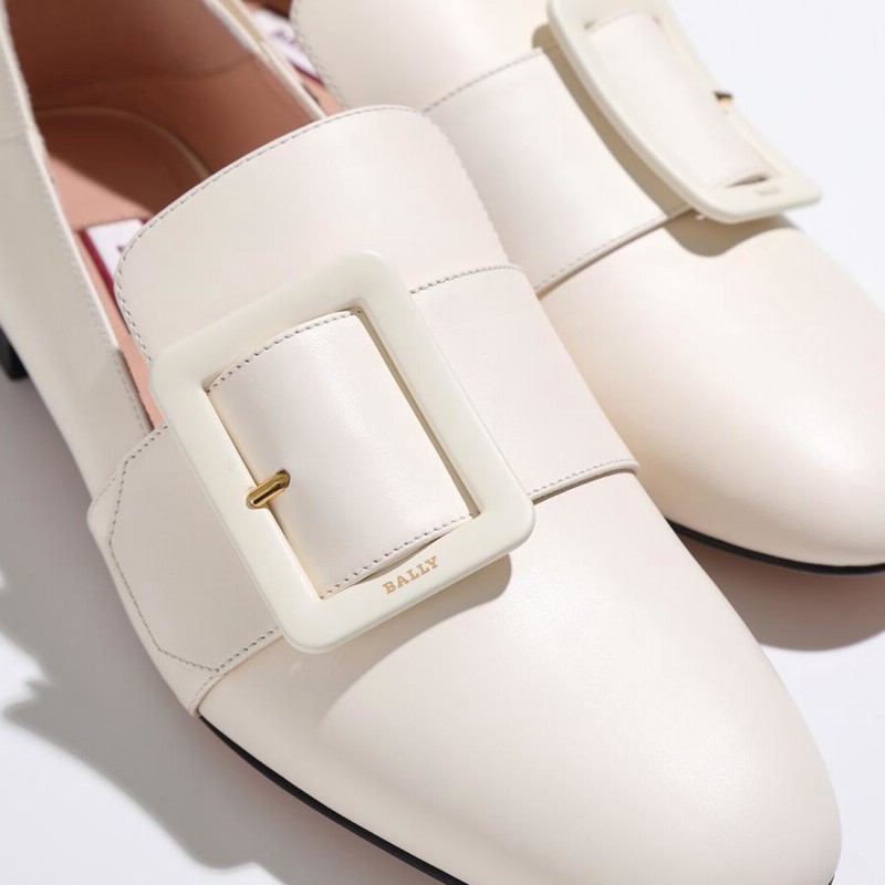 BALLY バリー パンプス JANELLE TONAL レディース ローファー バブーシュ ベルト バックル ロゴ ミュール レザー  フラットシューズ 靴 3015/BONE-15 | LINEブランドカタログ