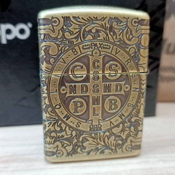【正品現貨Zippo康斯坦汀打火機】美國進口 驅魔神探 St. Benedict 聖本篤驅魔聖牌 (29719)