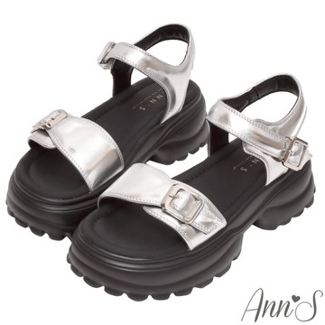 Ann’S防潑水爽膚皮-雙扣長腿輕量厚底涼鞋5.5cm-銀