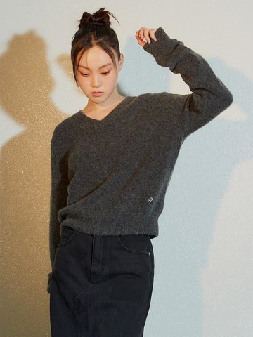 V-neck Knit Pullover - Ash