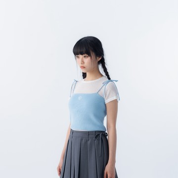 QUEENSHOP_S 女裝 小花刺繡肩綁帶針織短版背心 三色售 現+預 【01099631】